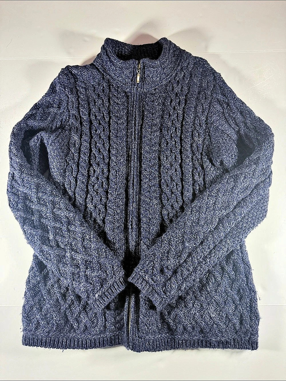 Irish Crafts Cable Knit Merino Wool Sweater Size Medium Like New